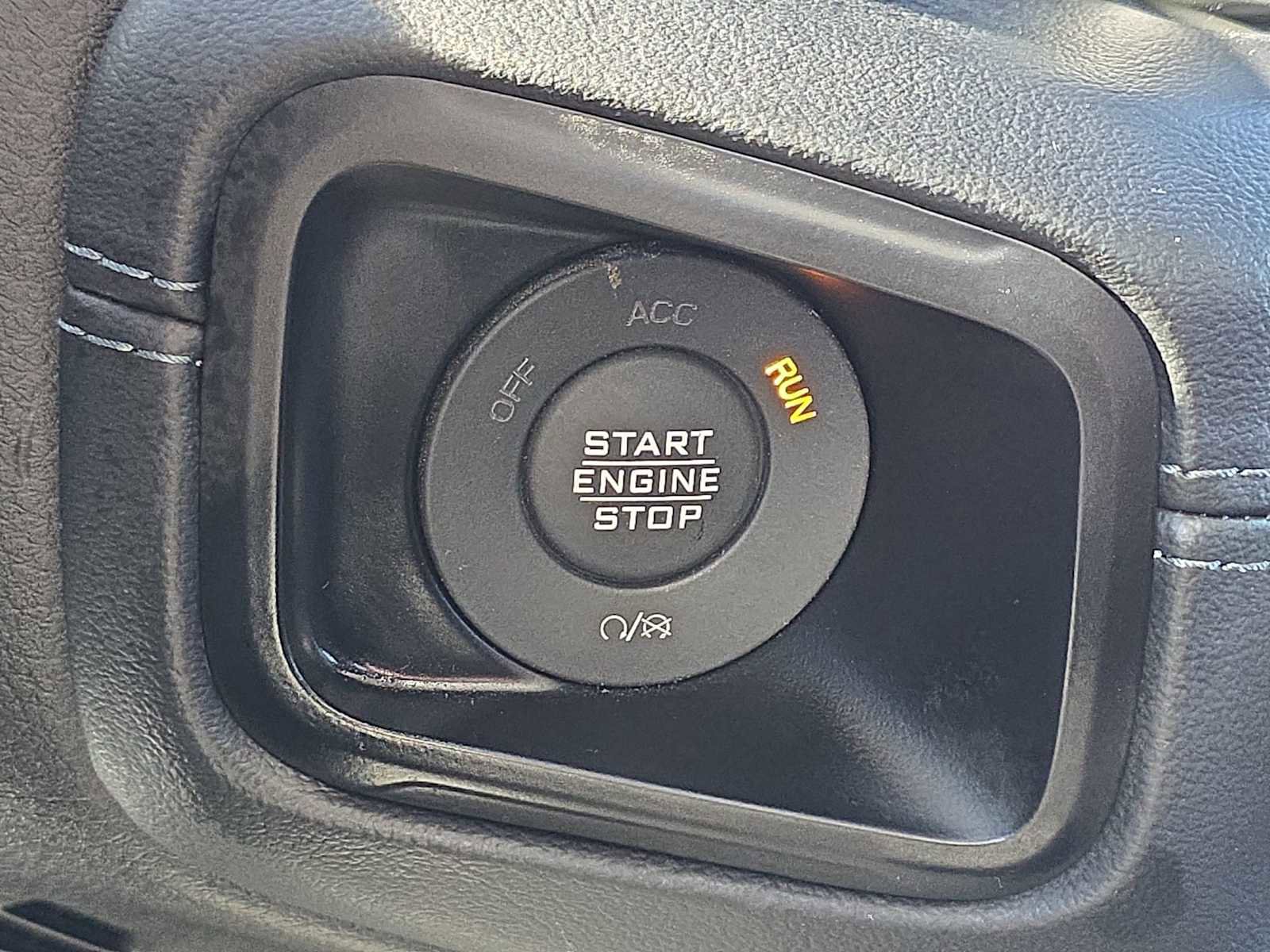 Certified 2024 Jeep Gladiator Mojave w/ Technology Group image 22