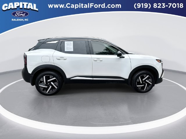 Used 2025 Nissan Kicks SV w/ SV Premium Package FWD image 9