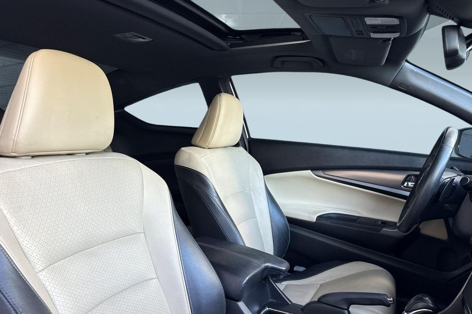 Used 2016 Honda Accord Touring image 25