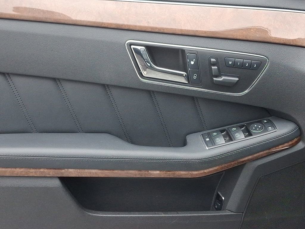 Used 2011 Mercedes-Benz E 350 4MATIC Sedan image 12