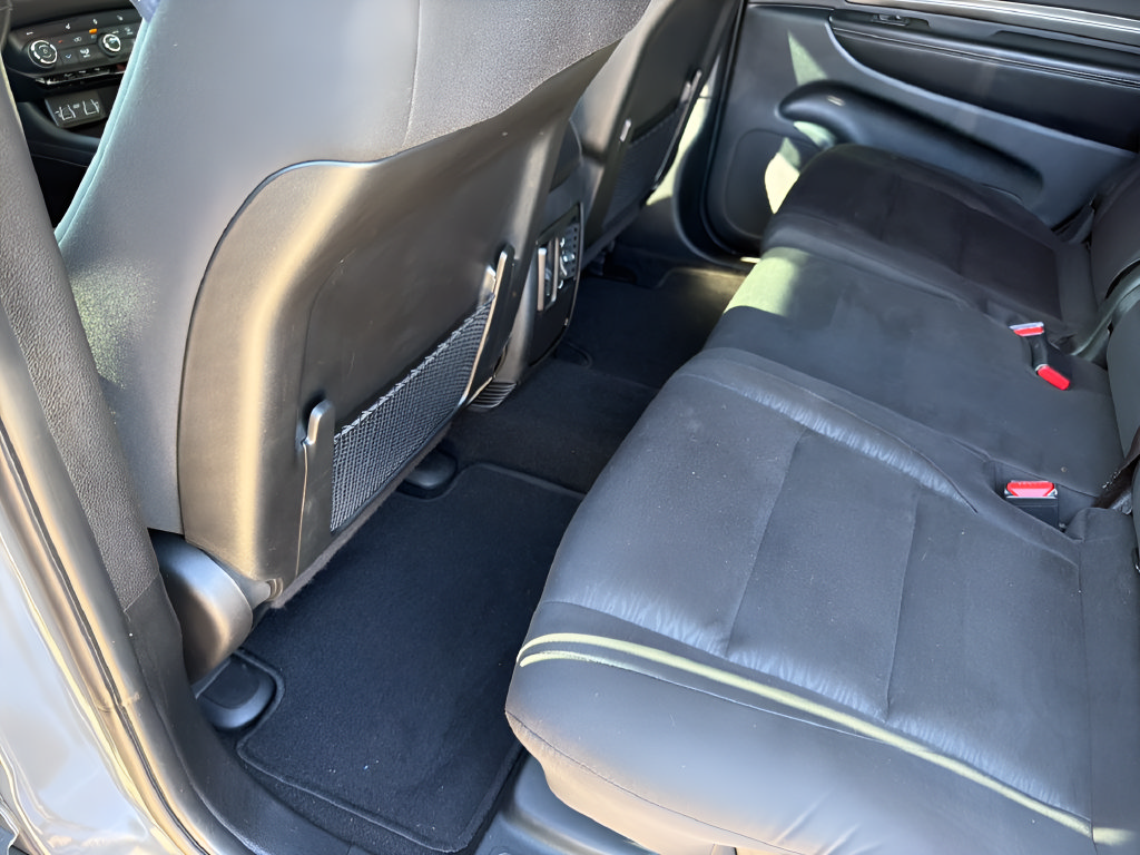Used 2024 Dodge Durango SXT w/ SXT Blacktop Group RWD image 34