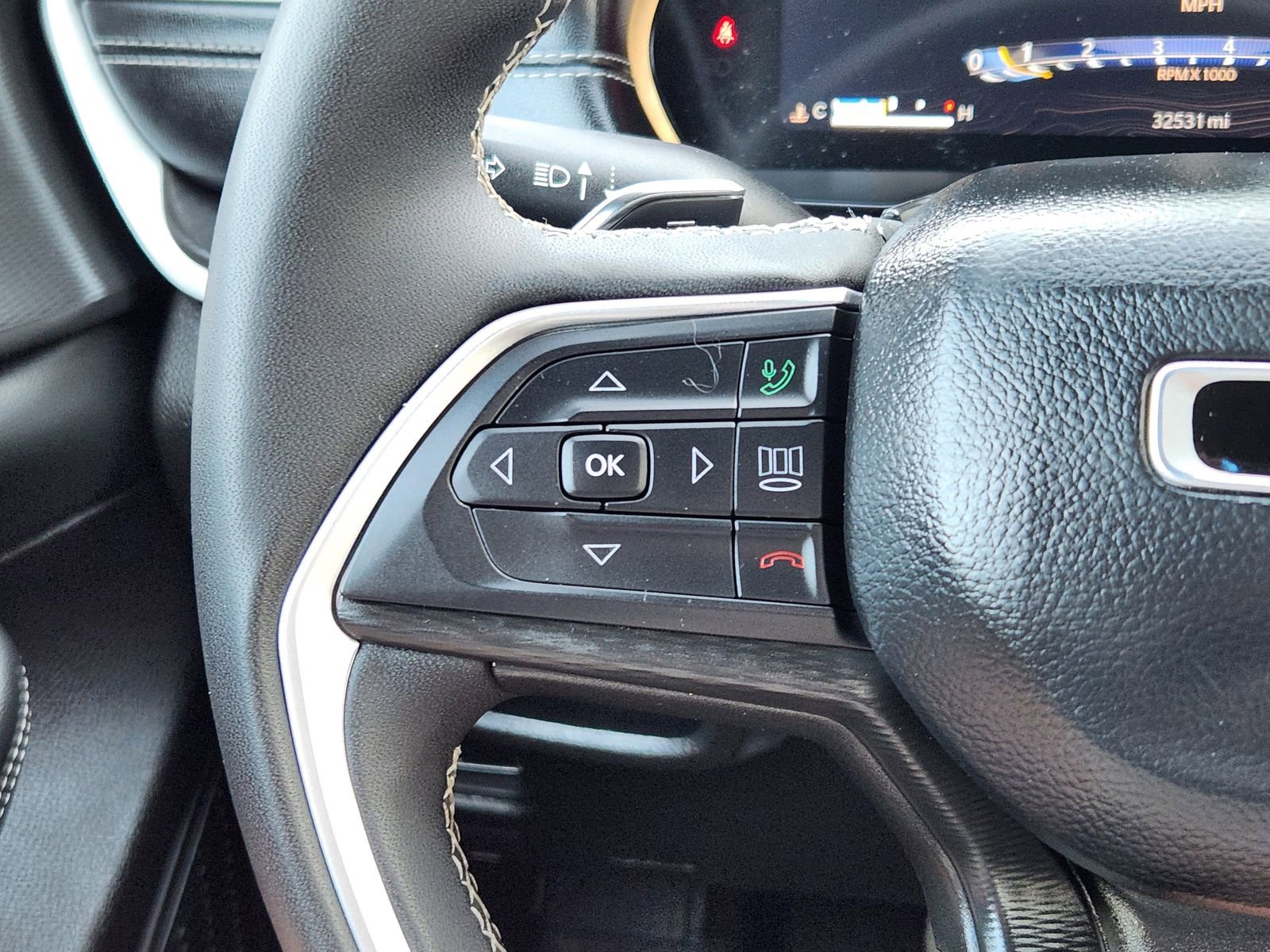 Used 2024 Jeep Grand Cherokee Altitude image 31