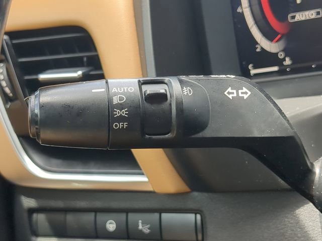 Used 2021 Nissan Rogue Platinum AWD/4WD image 32