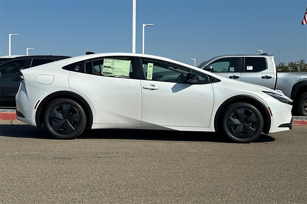 New 2026 Toyota Prius Plug-In Hybrid image 3