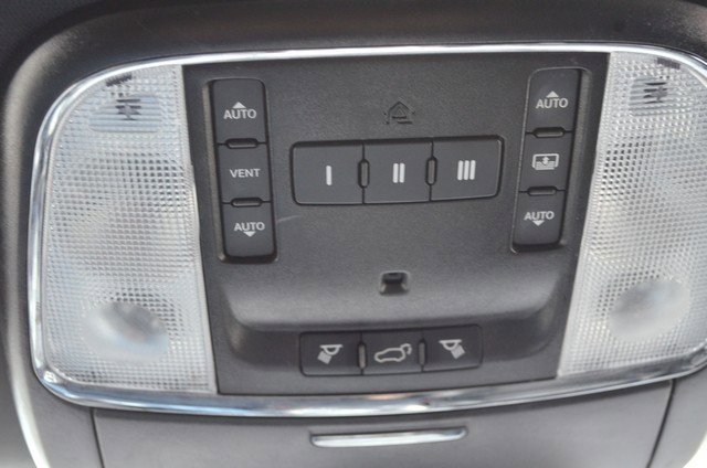 Used 2021 Jeep Grand Cherokee Limited w/ Luxury Group II image 34