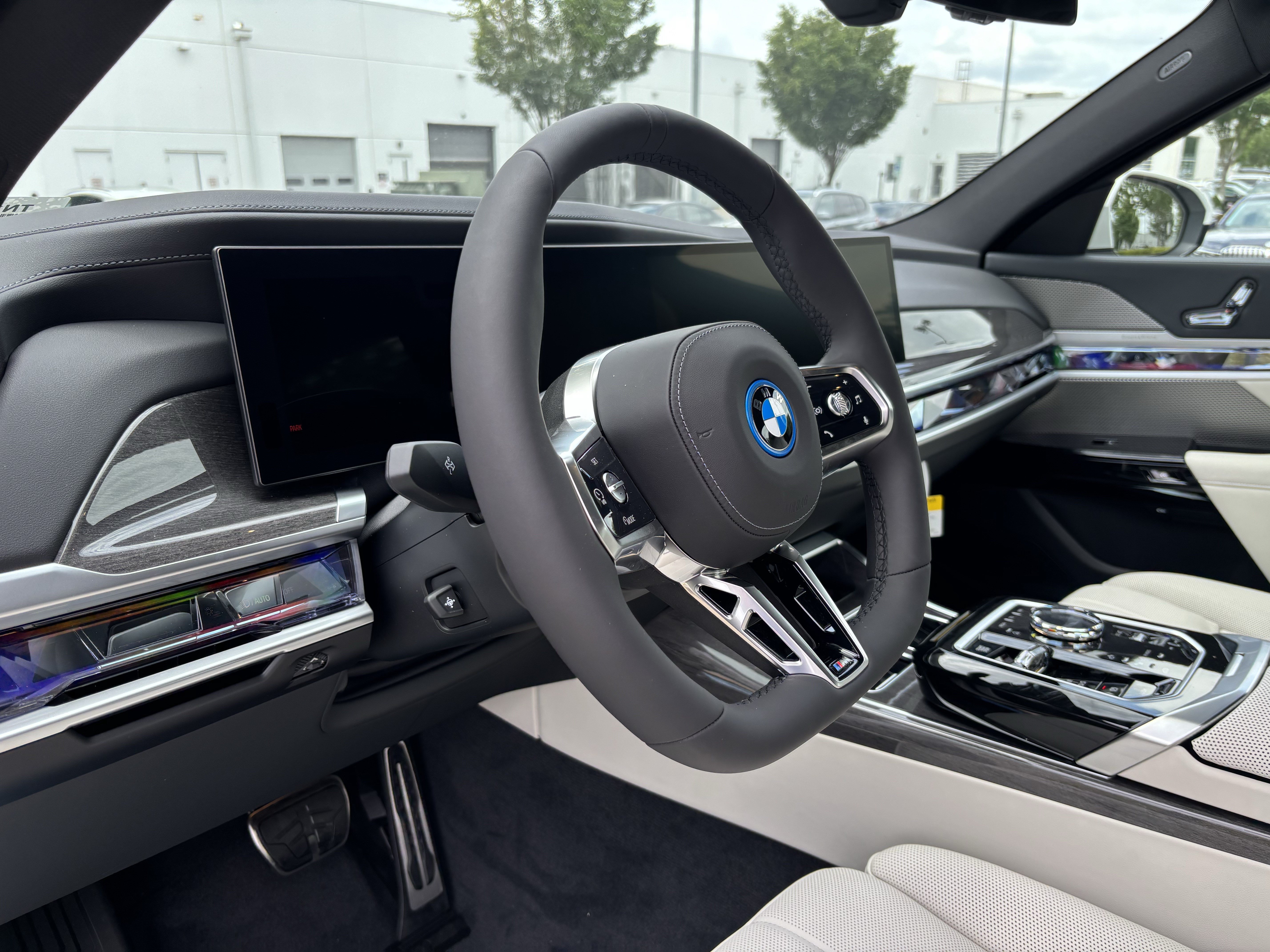 New 2026 BMW 750e xDrive AWD/4WD image 21