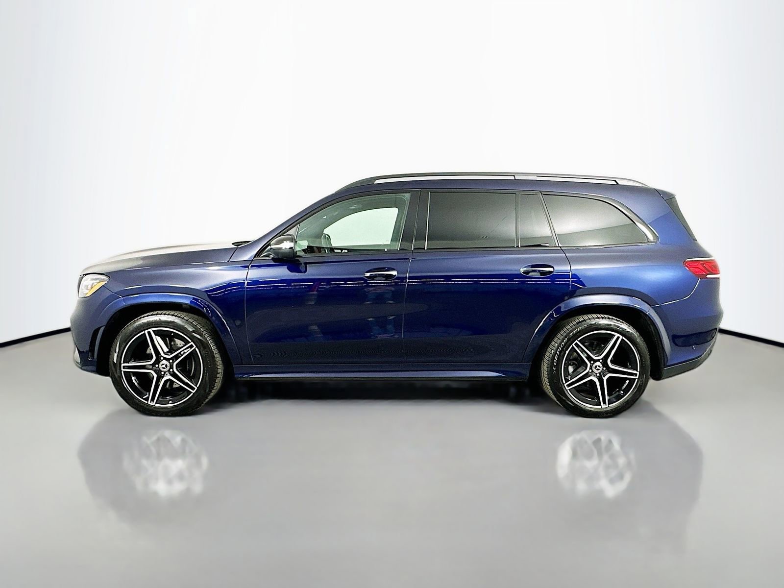 Used 2022 Mercedes-Benz GLS 450 4MATIC image 4