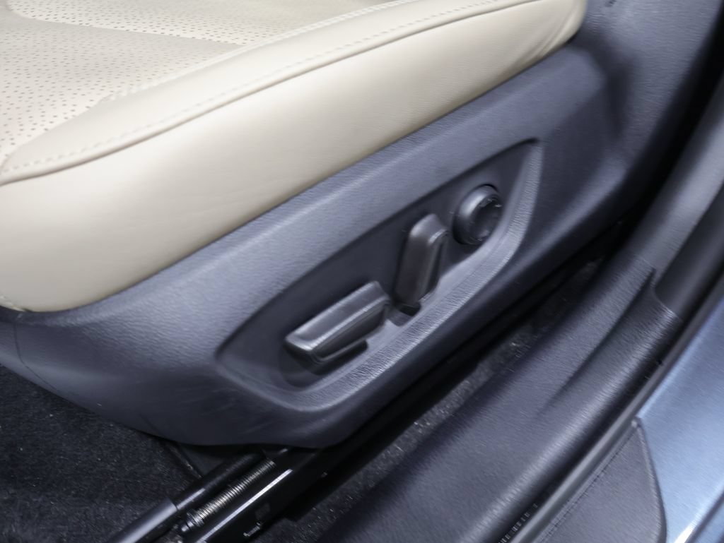 Used 2020 Toyota Avalon Limited w/ All Weather Liner Package FWD image 12