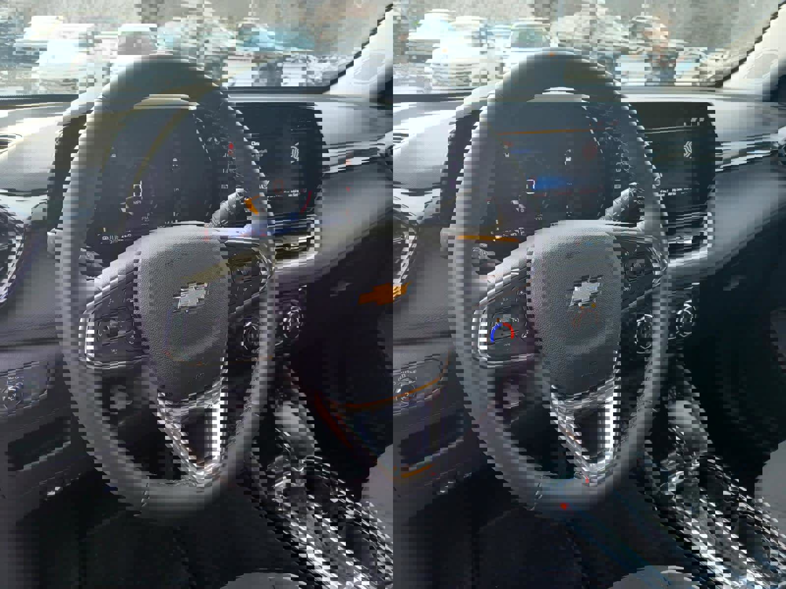 Used 2025 Chevrolet TrailBlazer LT w/ LT Cold Weather Package image 9