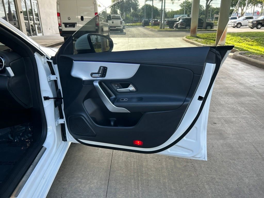 Used 2025 Mercedes-Benz CLA 250 image 27