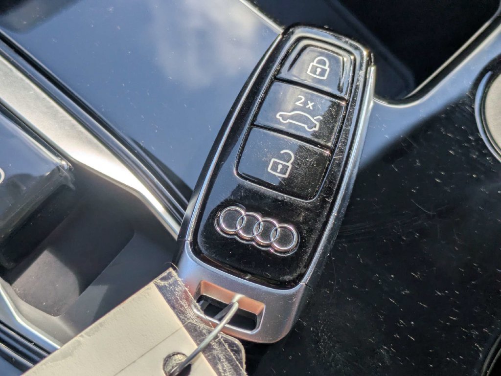 Used 2024 Audi e-tron GT Prestige AWD/4WD image 43