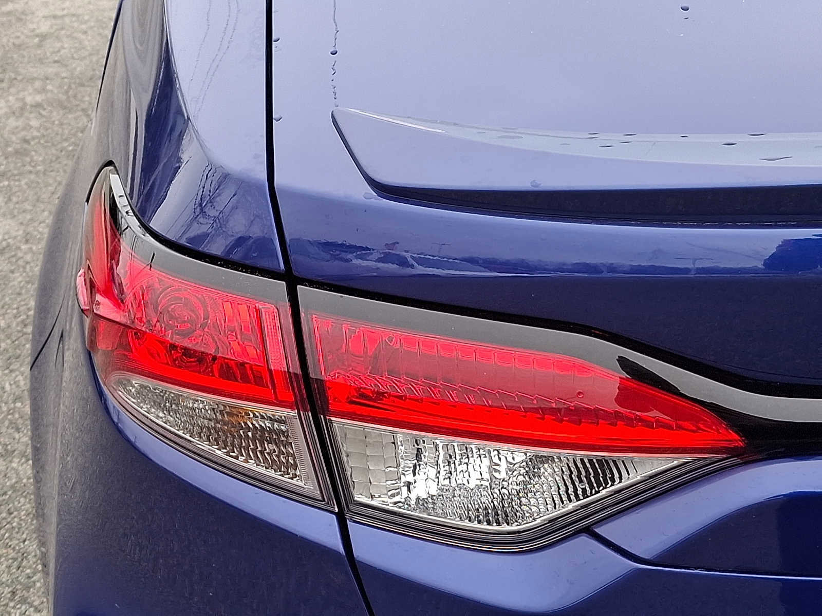 Certified 2022 Toyota Corolla SE w/ SE Premium Package image 33