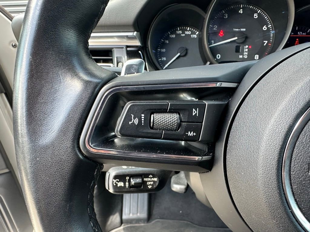 Certified 2023 Porsche Macan AWD/4WD image 18