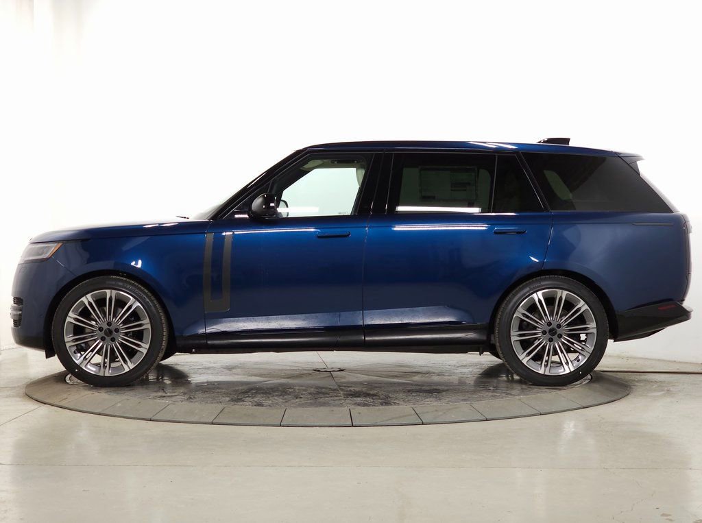 New 2026 Land Rover Range Rover Long Wheelbase SE AWD/4WD image 2