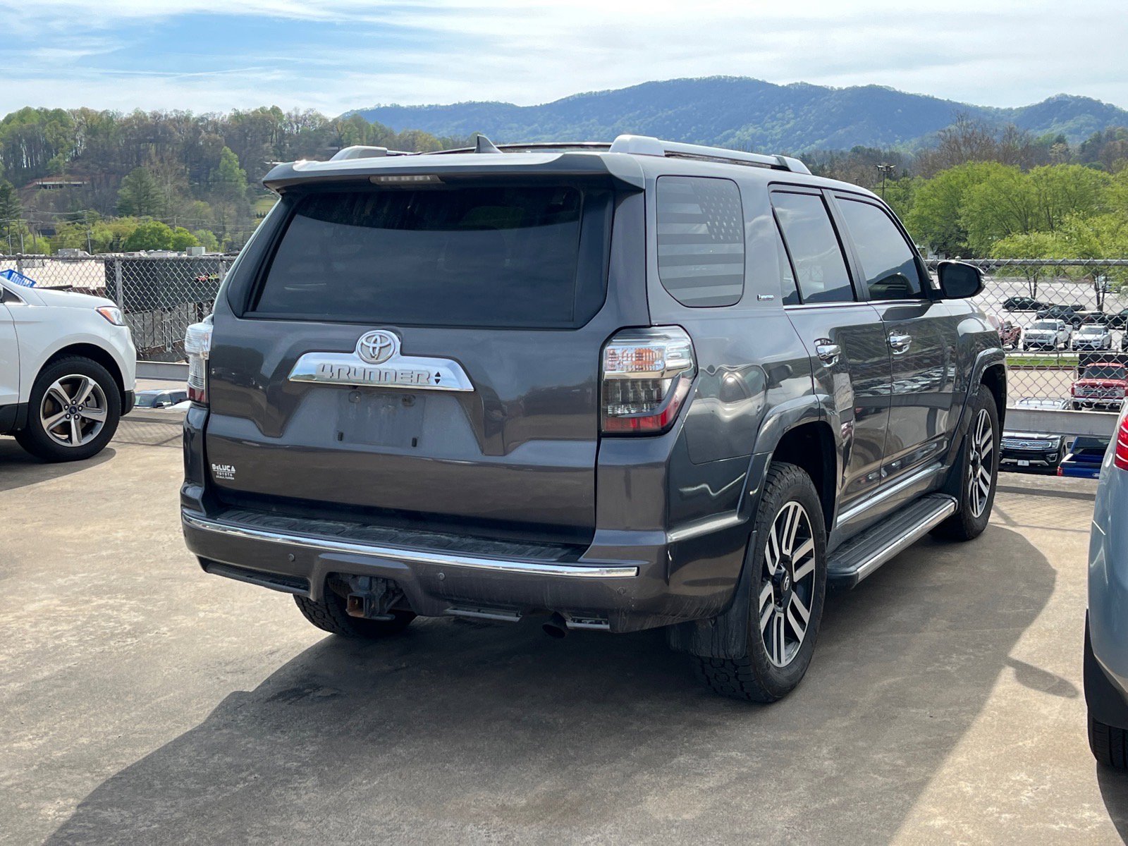 Used 2016 Toyota 4Runner Limited AWD/4WD image 4