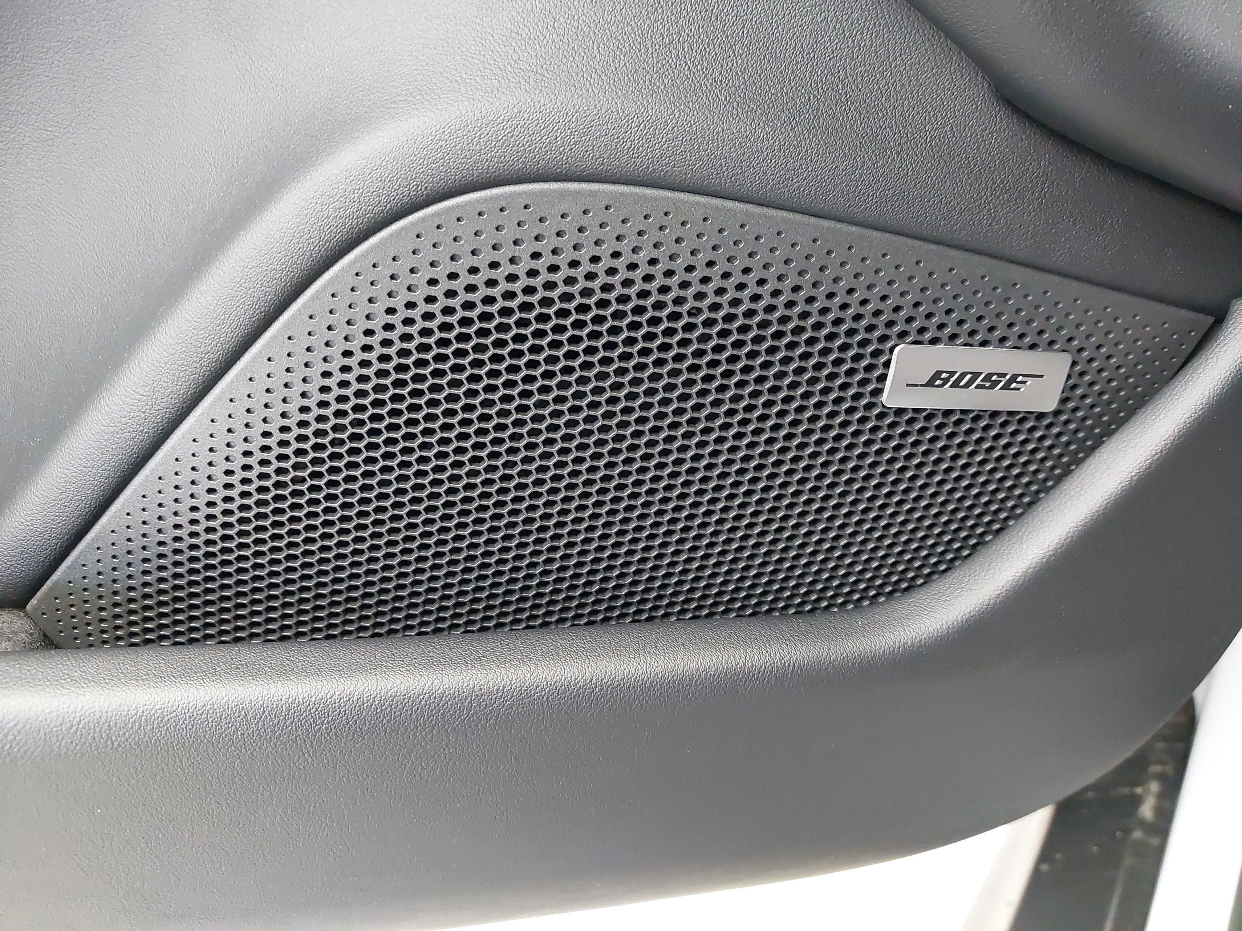 New 2025 Porsche Taycan 4S image 30