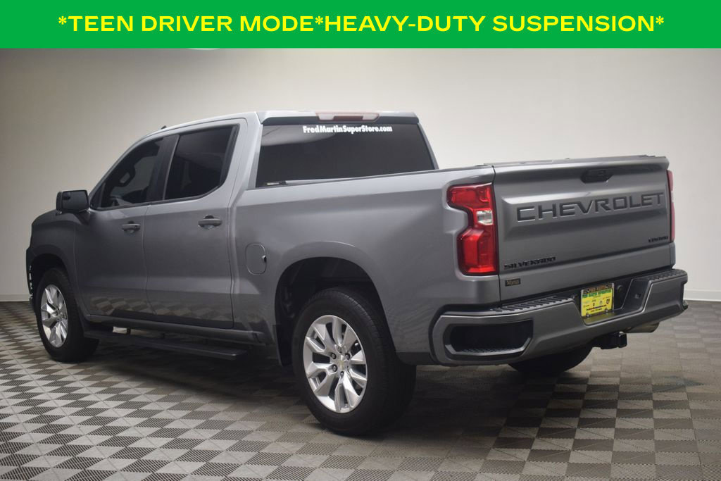 Used 2020 Chevrolet Silverado 1500 Custom w/ Custom Value Package RWD image 4