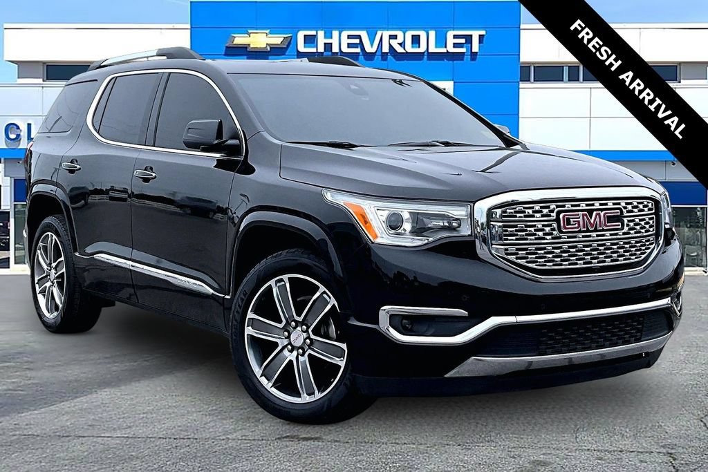 Used 2019 GMC Acadia Denali w/ Technology Package FWD image 1