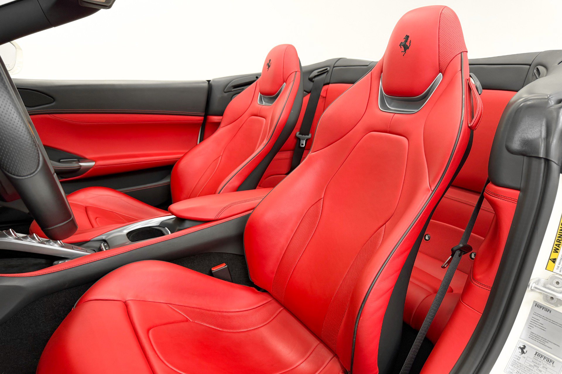 Used 2020 Ferrari Portofino RWD image 23