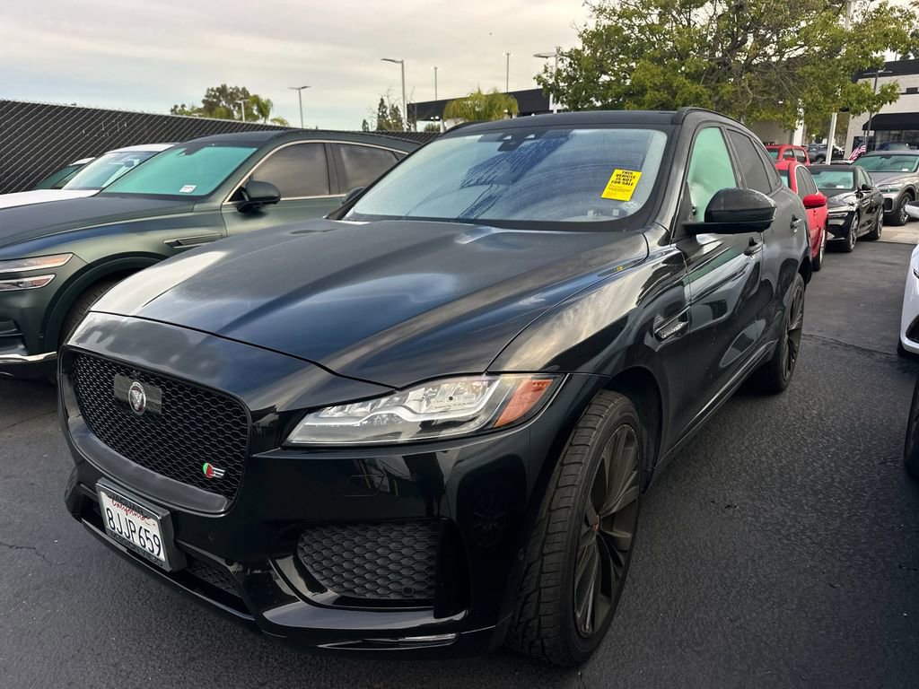 Used 2019 Jaguar F-PACE S image 2