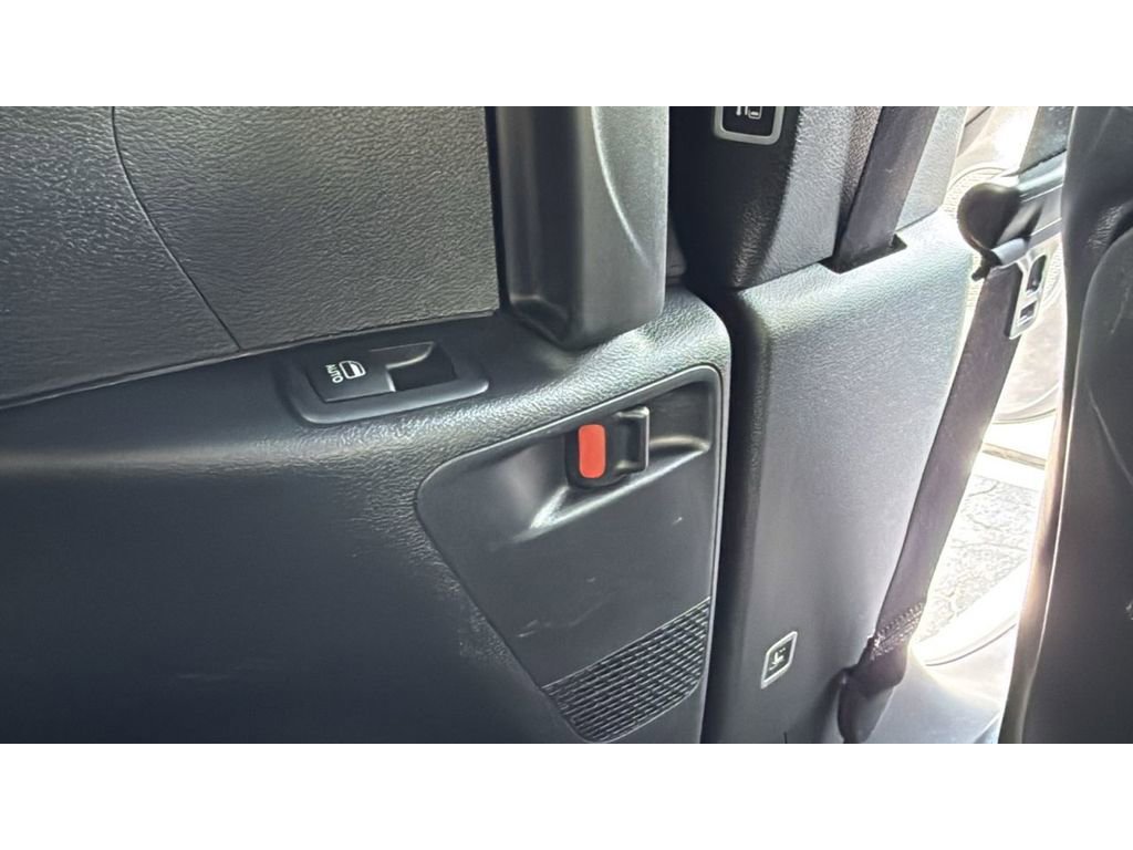 Used 2025 Chrysler Pacifica Select FWD image 32