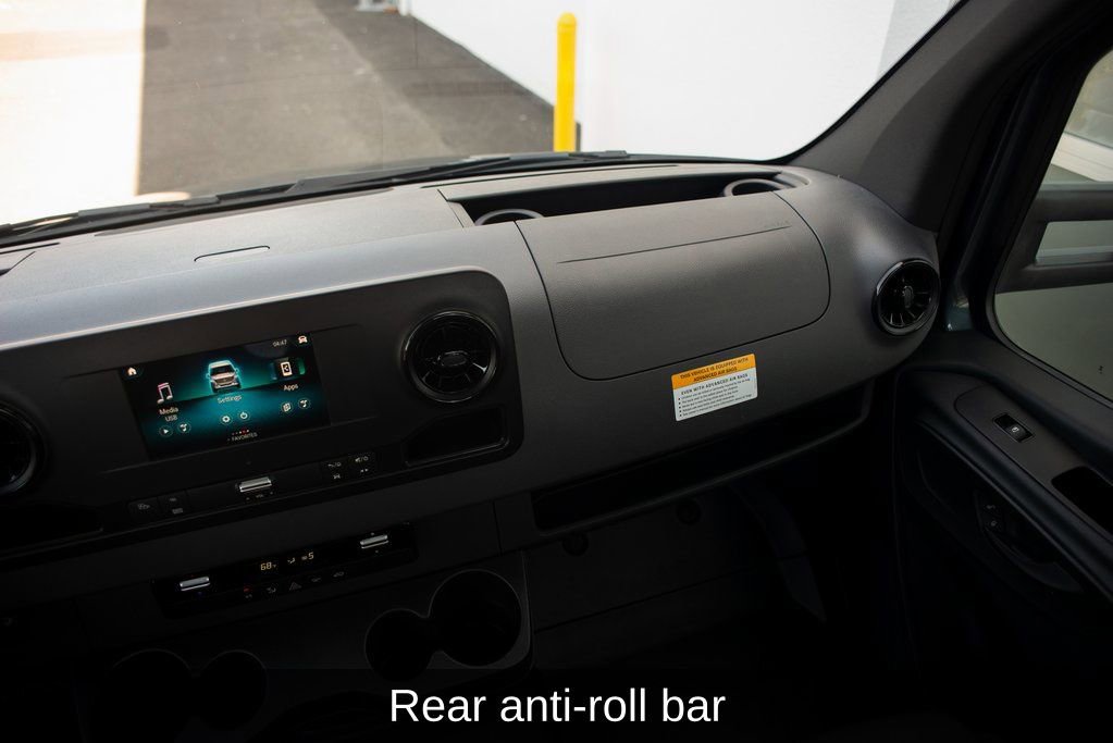 Used 2023 Mercedes-Benz Sprinter 4500 image 35