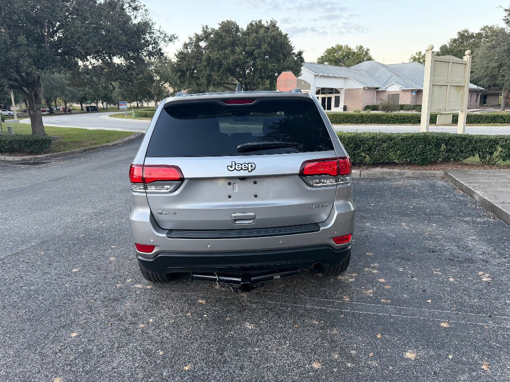 Used 2020 Jeep Grand Cherokee Laredo w/ Security & Convenience Group AWD/4WD image 10