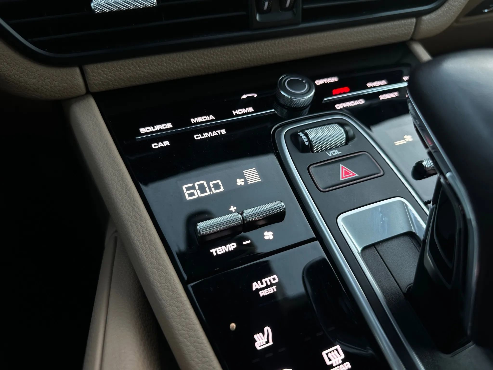 Used 2022 Porsche Cayenne Sport Utility 4D image 51