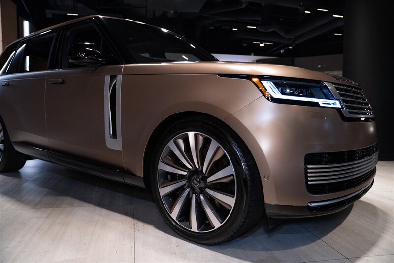 Used 2023 Land Rover Range Rover SV AWD/4WD image 40