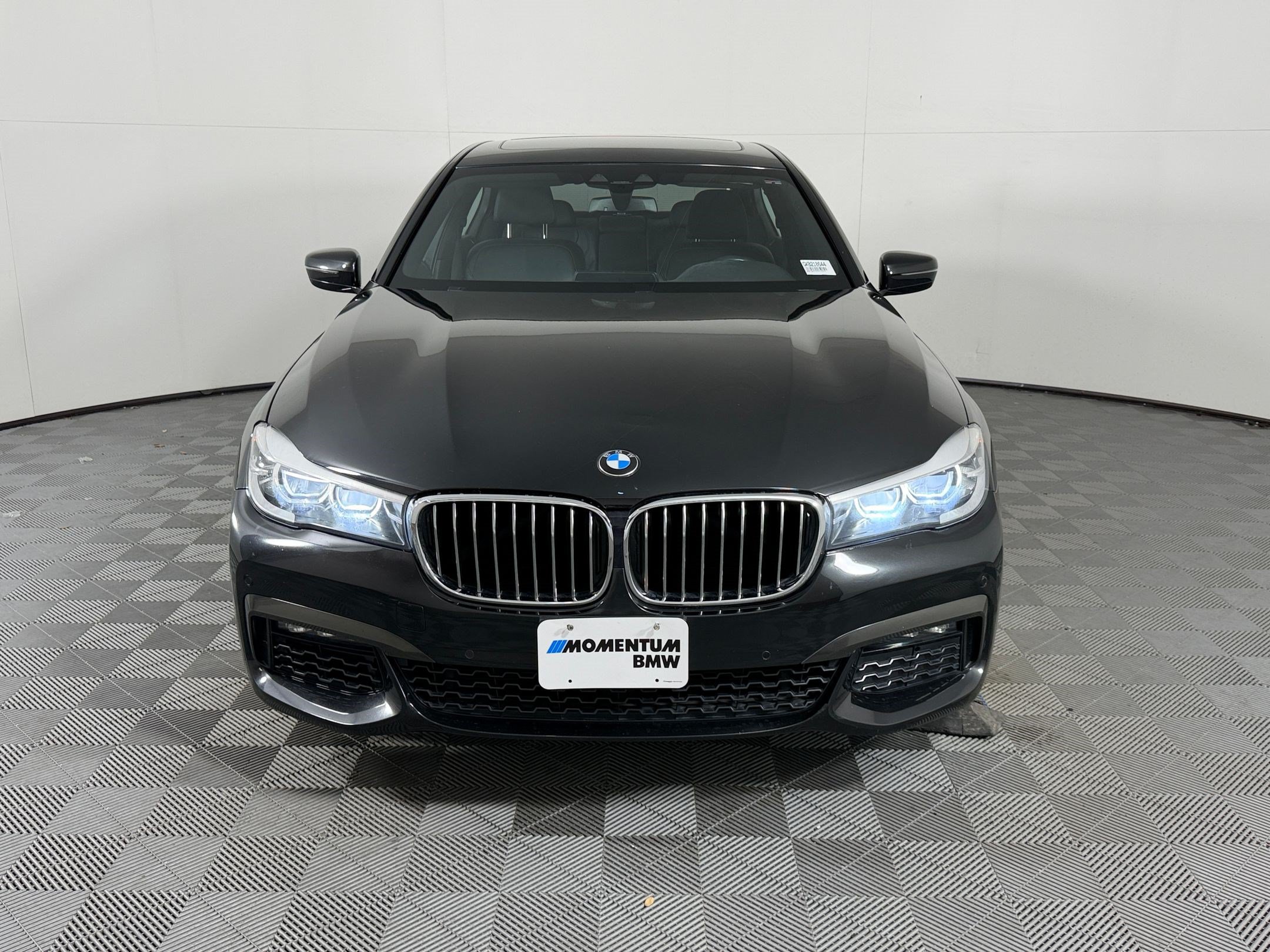 Used 2019 BMW 740i w/ M Sport Package RWD image 6