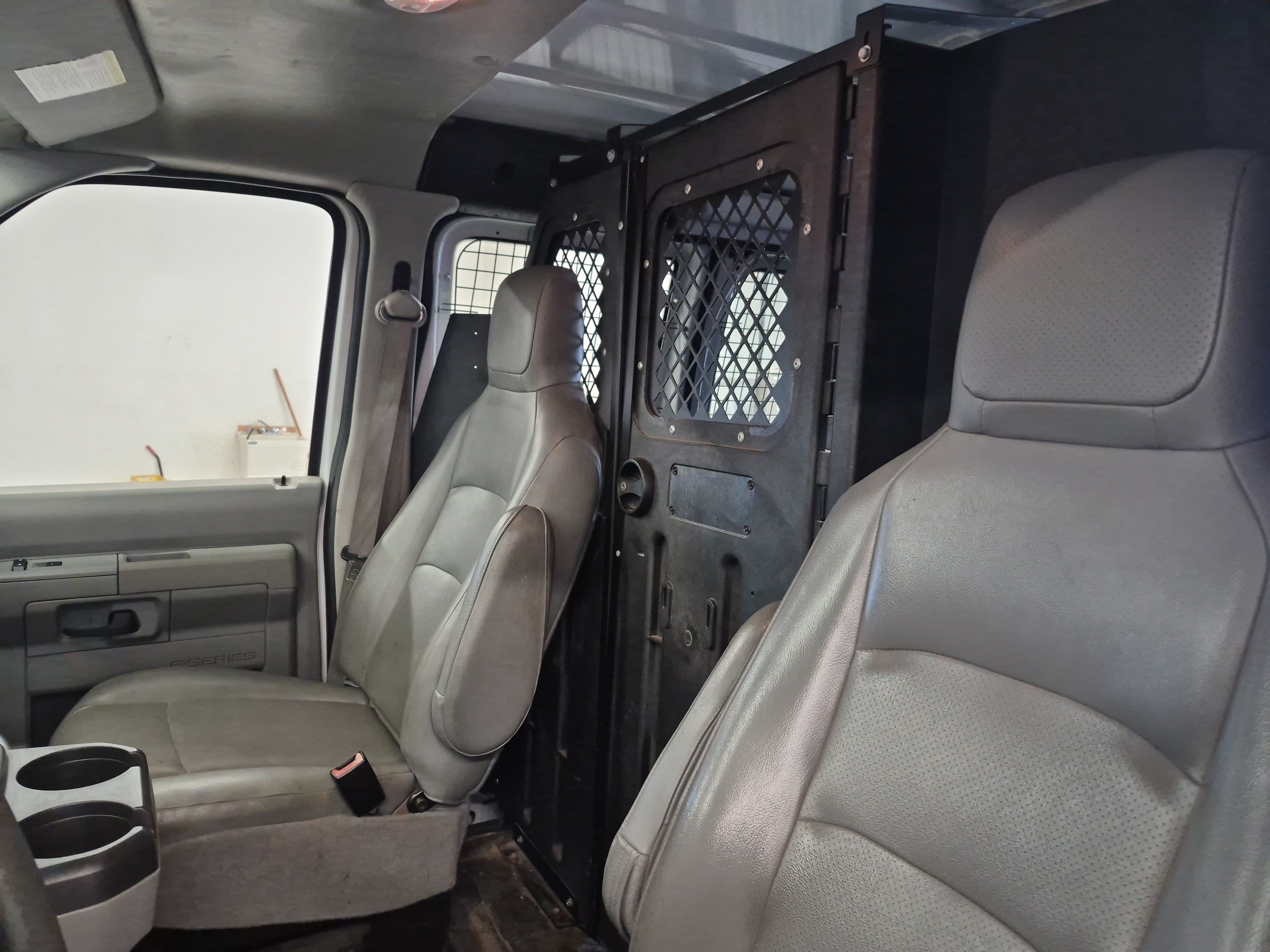 Used 2014 Ford E-250 and Econoline 250 RWD image 17