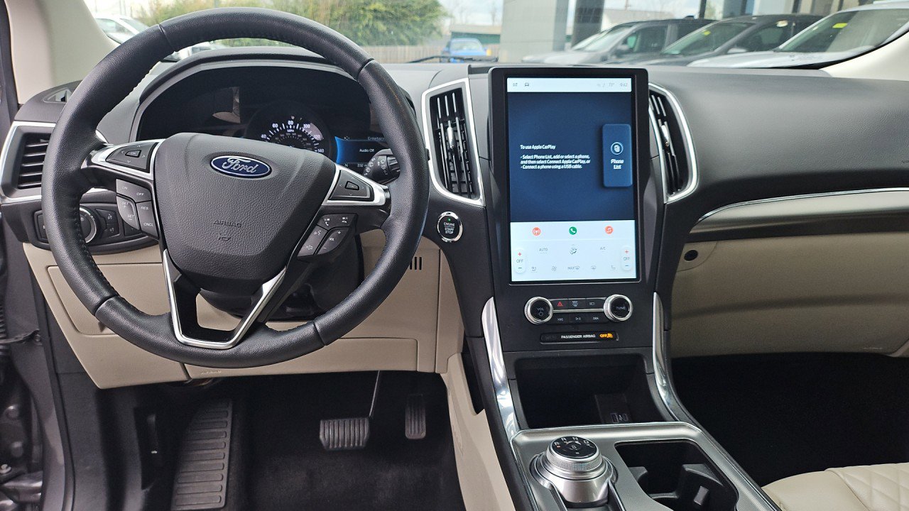 Used 2024 Ford Edge Titanium image 16