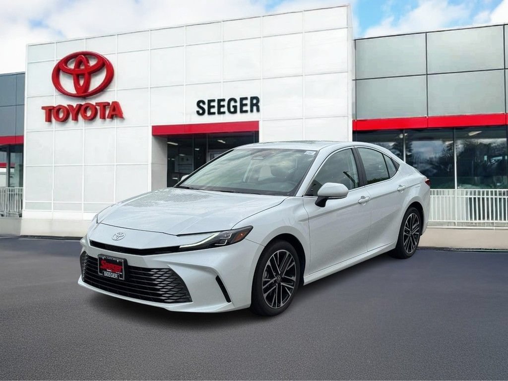 Used 2026 Toyota Camry XLE FWD image 13