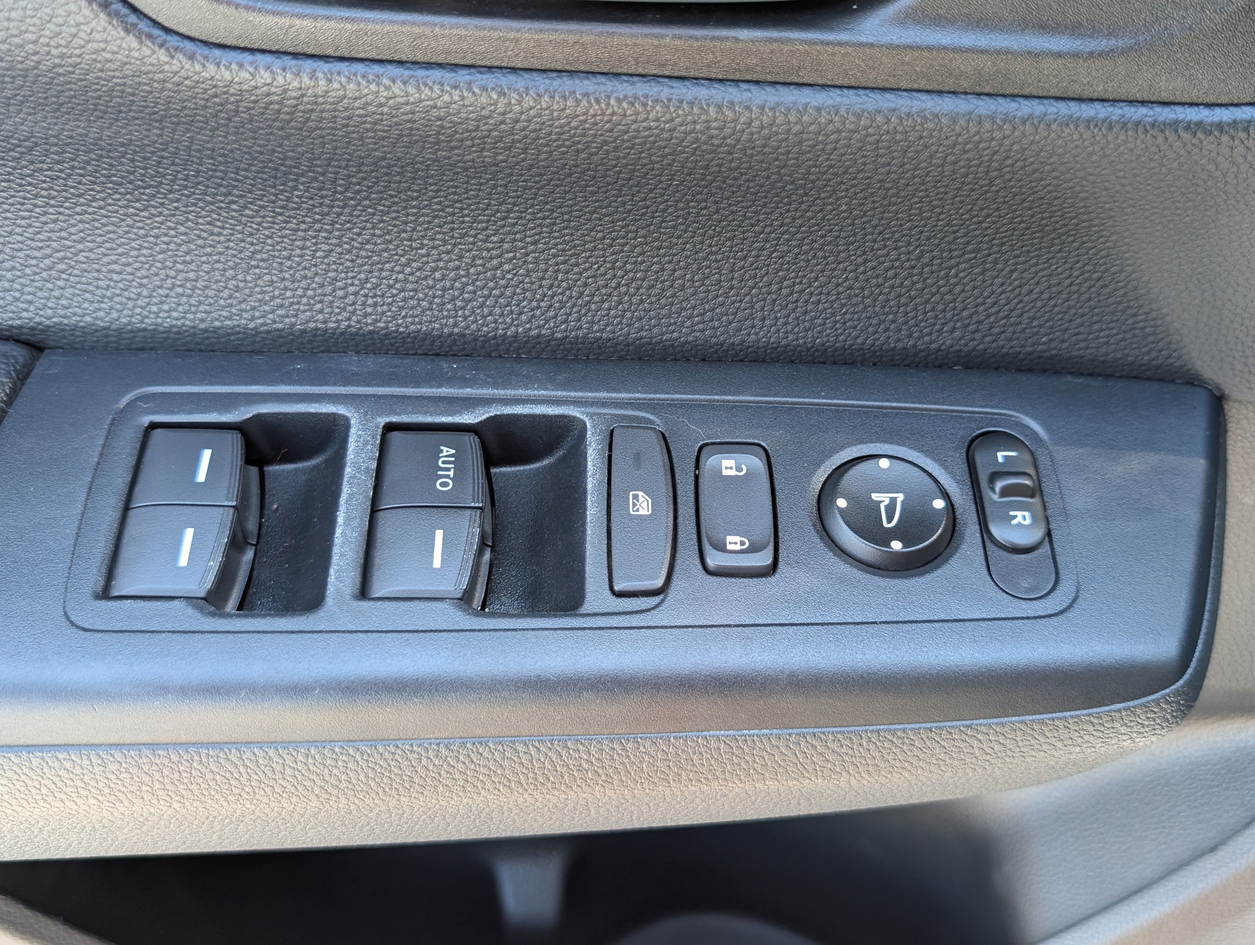 Used 2024 Honda CR-V LX image 14