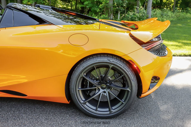 Used 2026 McLaren 750S Spider RWD image 5
