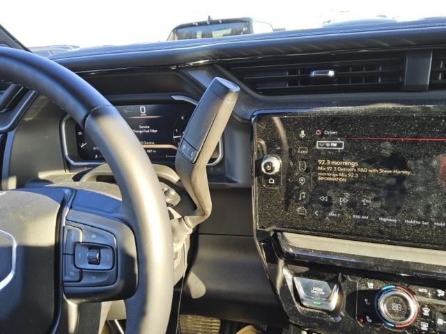 Used 2026 GMC Sierra 2500 AT4X image 4