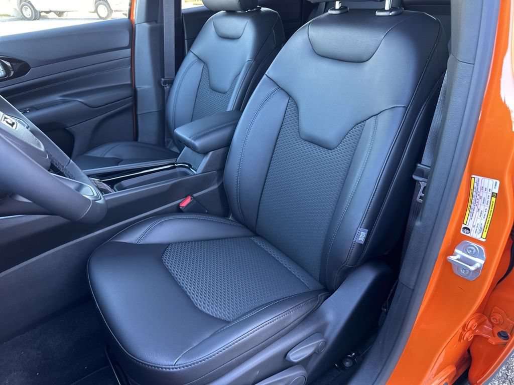 New 2026 Jeep Compass Latitude AWD/4WD image 60