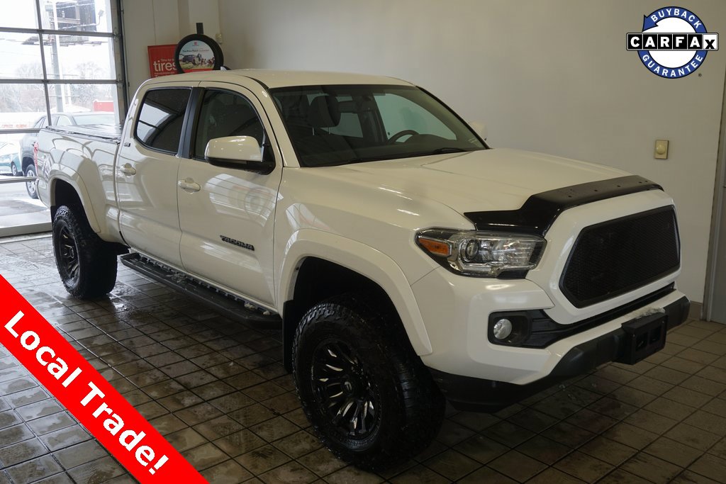 Used 2017 Toyota Tacoma SR5 image 1