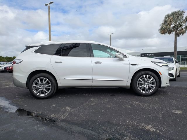 Used 2023 Buick Enclave Essence w/ Experience Buick Package image 3