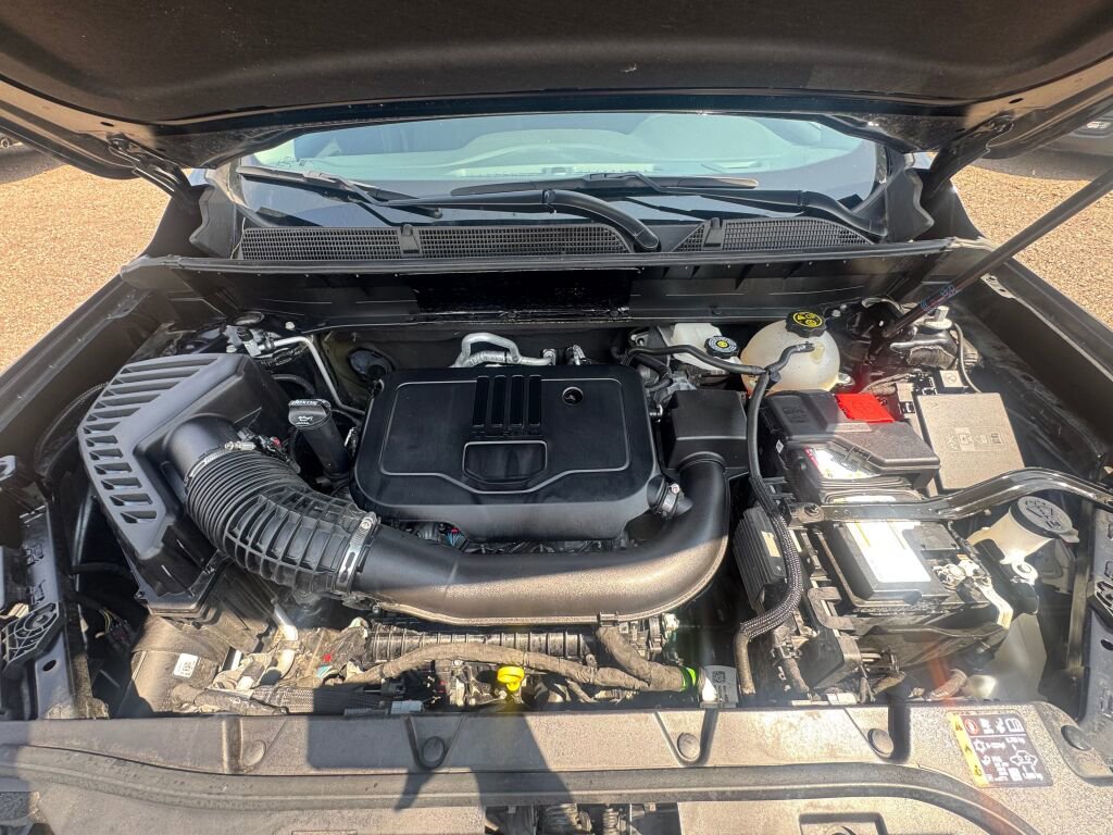 Used 2023 GMC Acadia SLE w/ Driver Convenience Package image 21