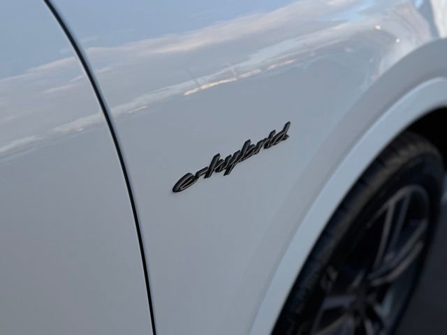 New 2026 Porsche Cayenne Turbo image 35