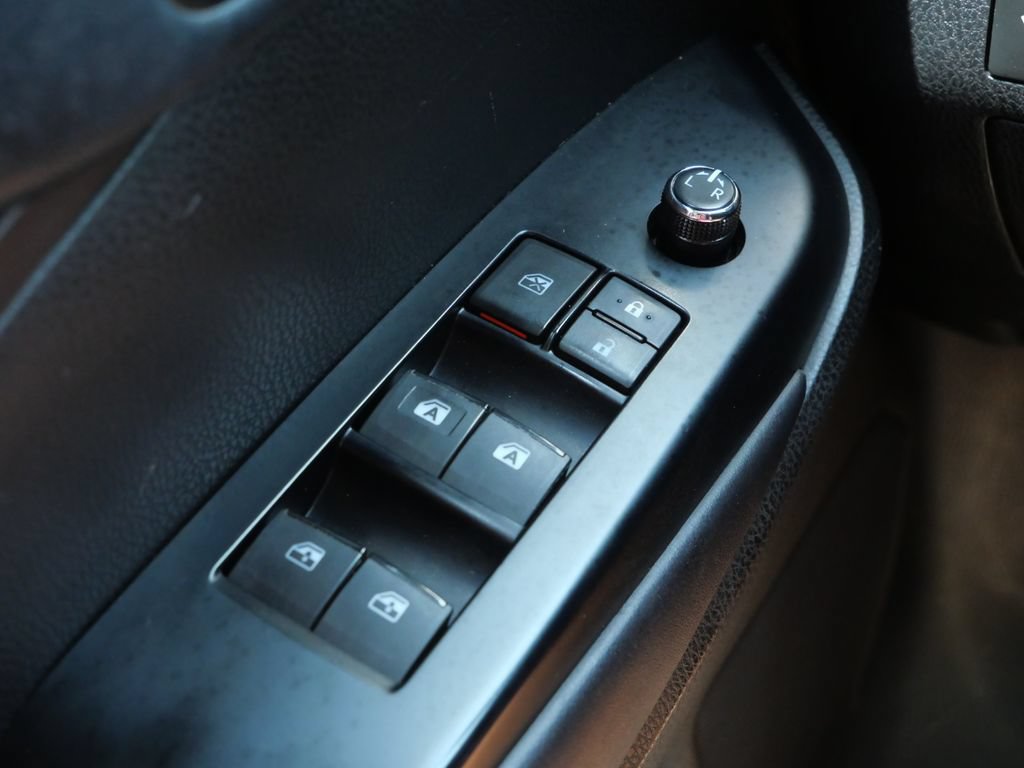 Used 2016 Toyota Highlander XLE AWD/4WD image 31