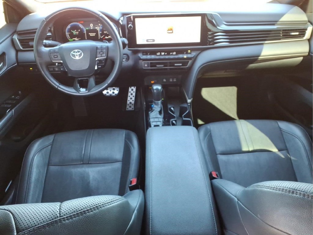 Used 2025 Toyota Camry XSE FWD image 17