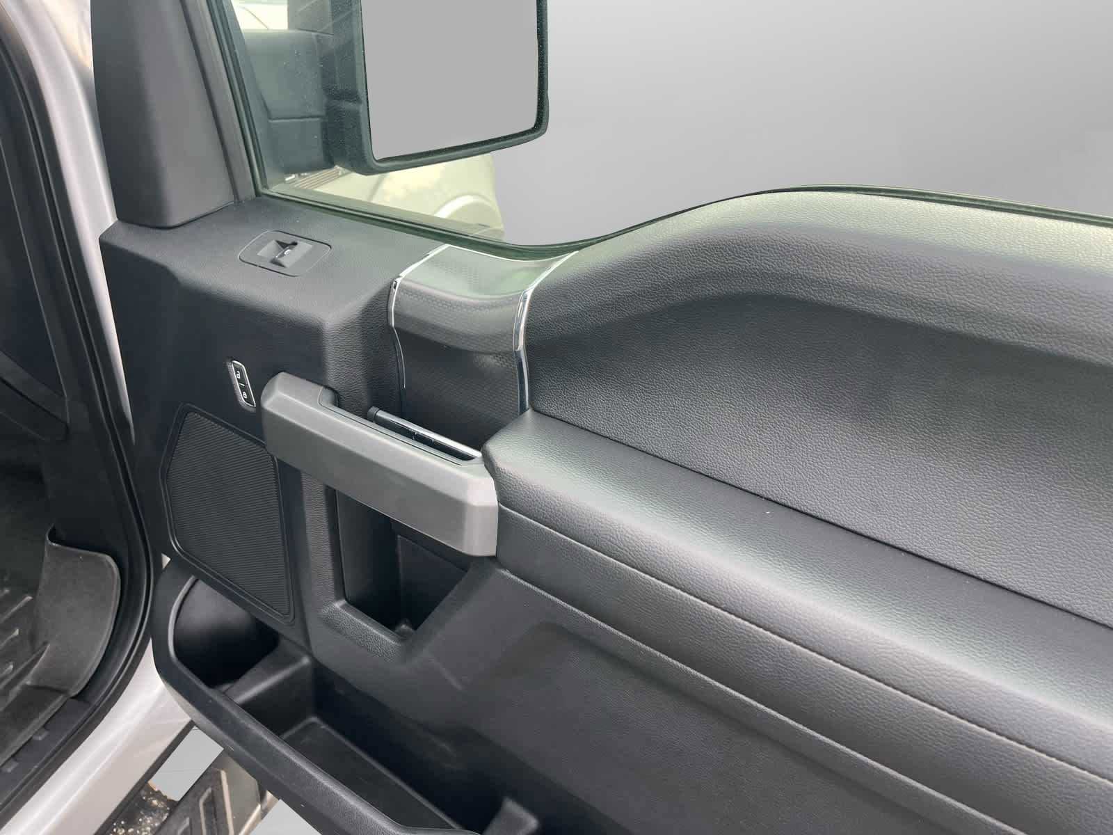 Used 2016 Ford F150 XLT w/ Equipment Group 302A Luxury image 16