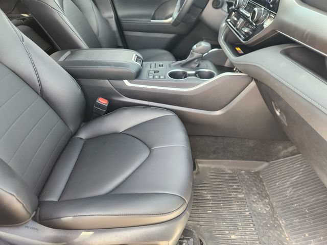 Certified 2026 Toyota Highlander XLE AWD/4WD image 13