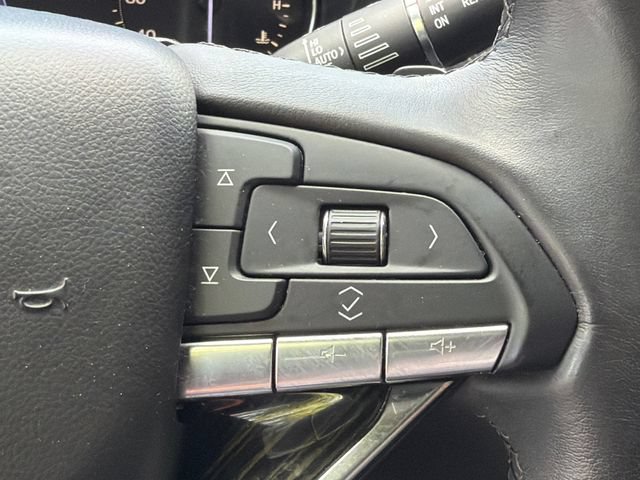 Used 2020 Cadillac XT6 Premium Luxury FWD image 27
