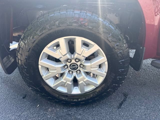 Used 2022 Nissan Frontier SV w/ SV Premium Package AWD/4WD image 9