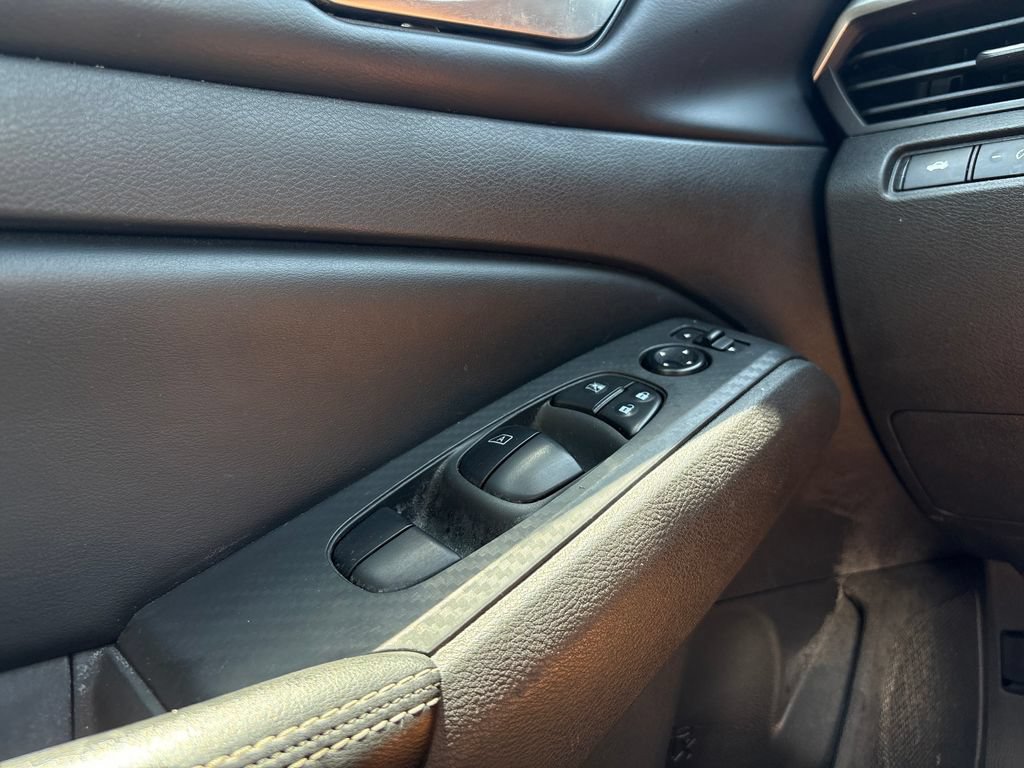 Used 2024 Nissan Altima 2.5 SV FWD image 8