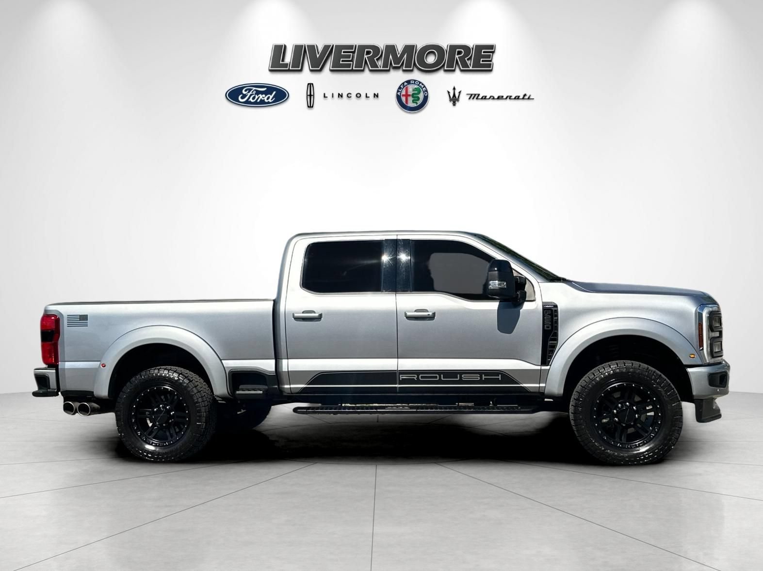 Used 2024 Ford F250 Lariat w/ Lariat Ultimate Package AWD/4WD image 2