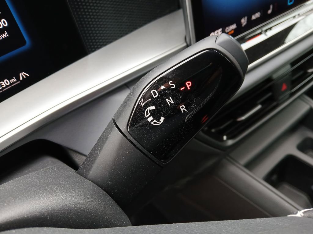 New 2025 Volkswagen Tiguan SE image 23